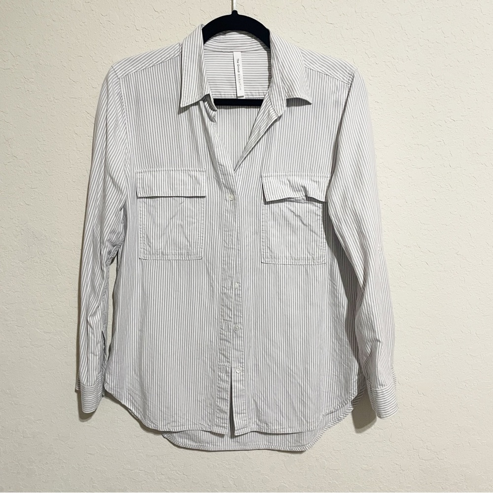Aritzia The Babaton Group stripped Classic White Striped women's Shirt Small